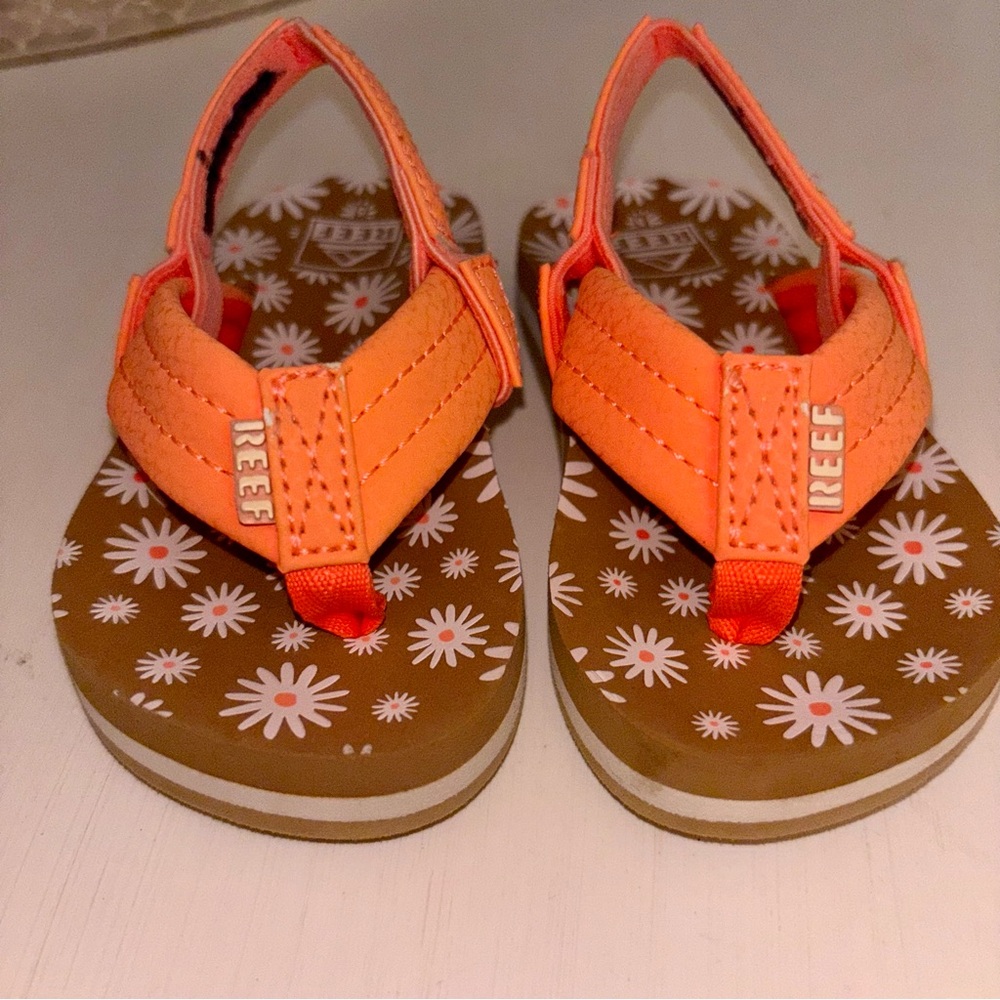 Reef Toddler Little Ahi Sling Back Flip Flops Coral Tan White Flower Size 5